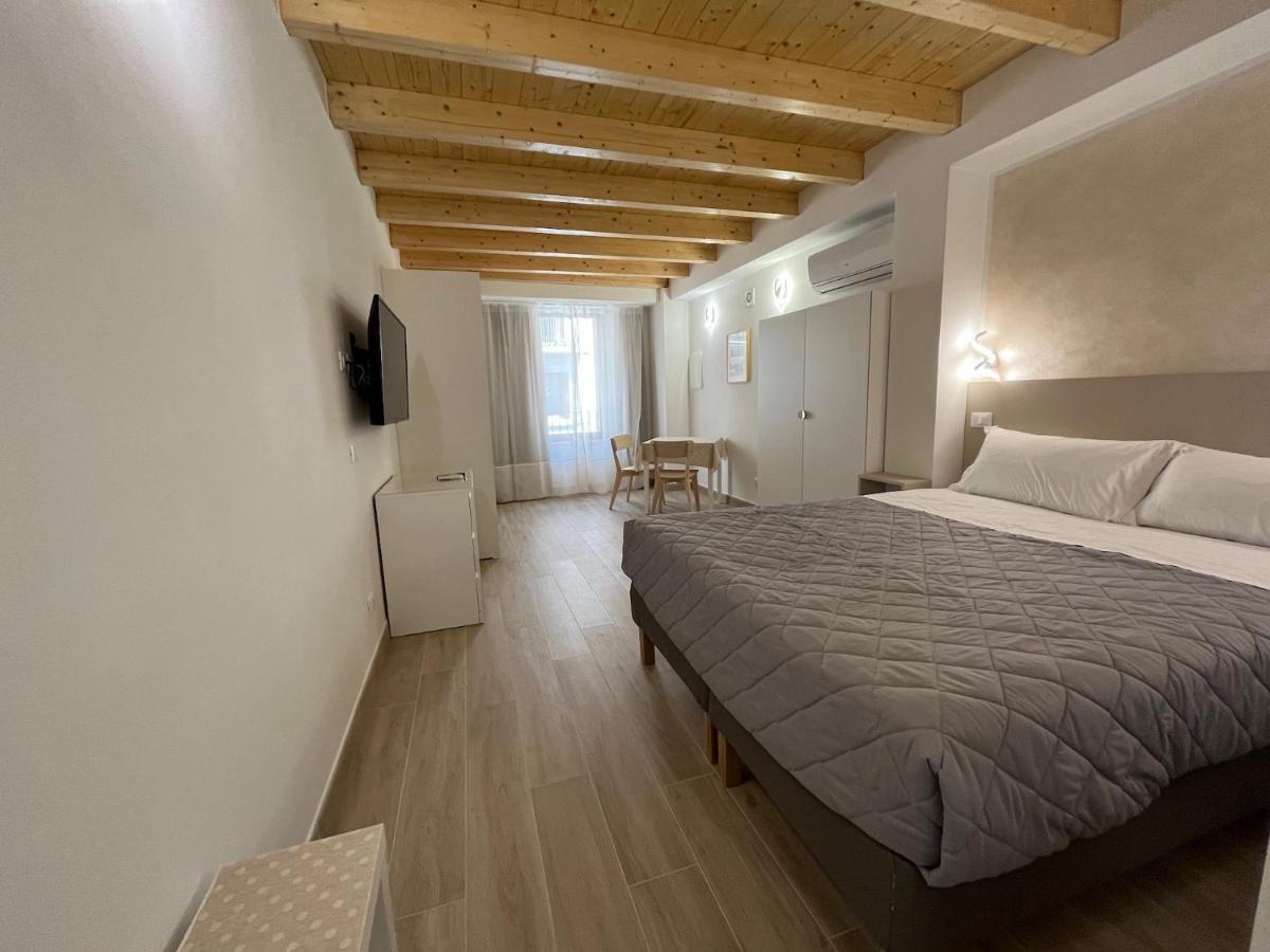 Anfite Apartments Santa Maria Desenzano del Garda Exteriör bild